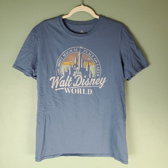 Walt Disney World The Most Magical Place On Earth Castle Short Sleeve Tee Size M - Picture 1 of 4